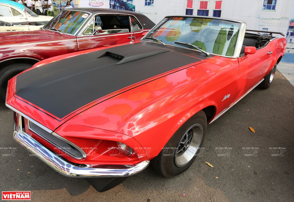 福特野马跑车。图自 越通社