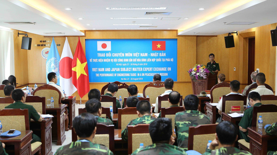 2018年8月21日，越南国防部与日本防卫省举行交流会，分享相关经验。越通社记者 杨江 摄