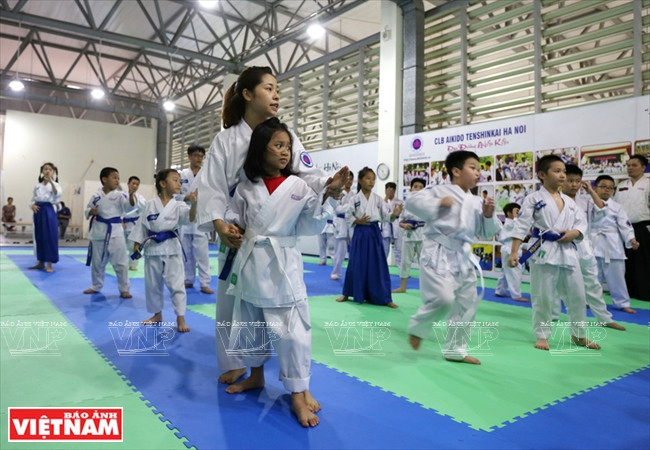 家长们经常将孩子送到合气道 Tenshinkai道场锻炼合气道。