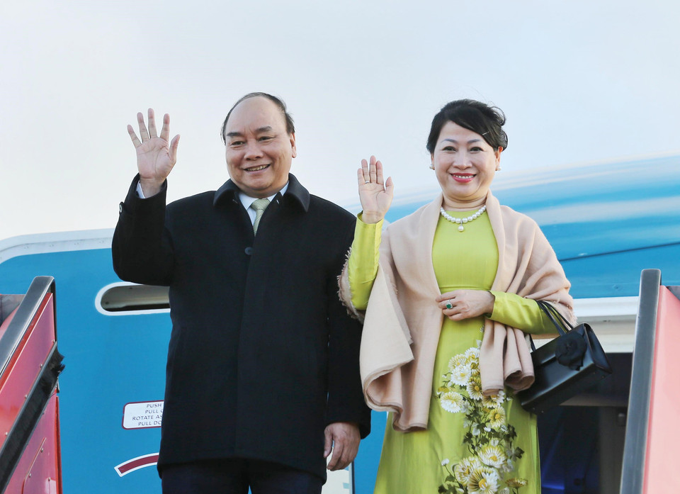阮春福总理与夫人抵达哥本哈根凯斯楚普机场。越通社记者 统一 摄