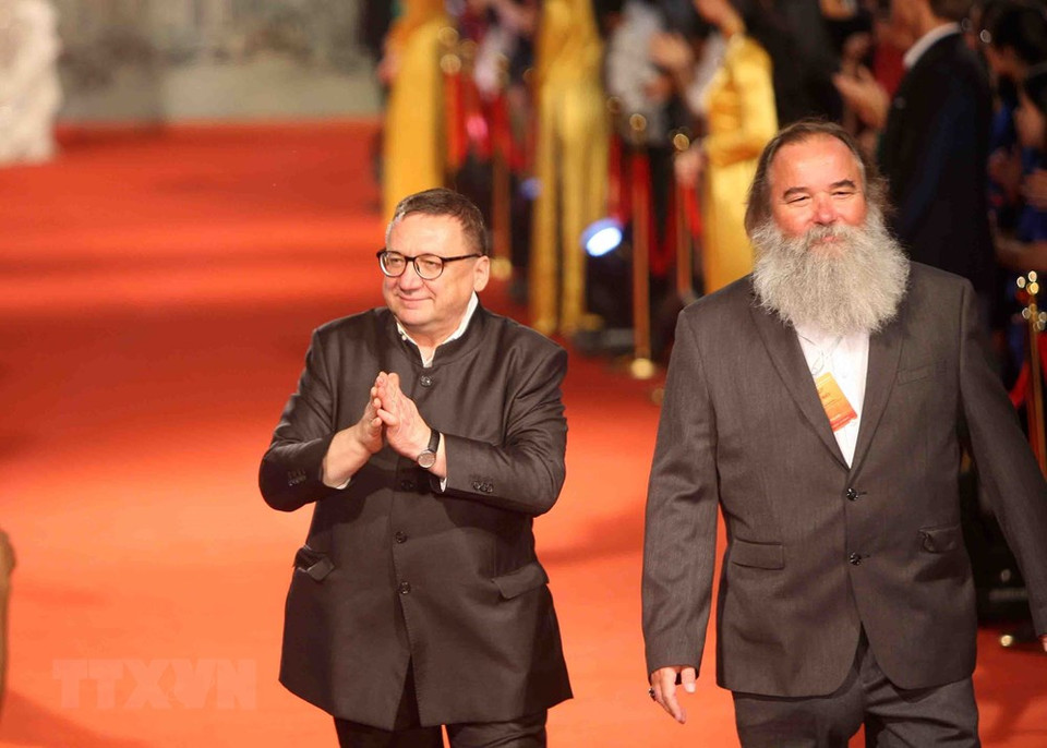  第5届河内国际电影节吸引了国内外众多艺术家、演员、导演、电影制片人一同参加。越通社记者 青松 摄