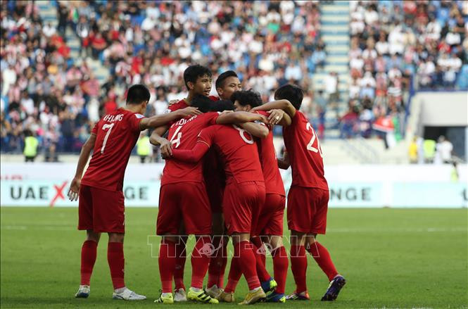 越南球员庆祝进球。图自越通社