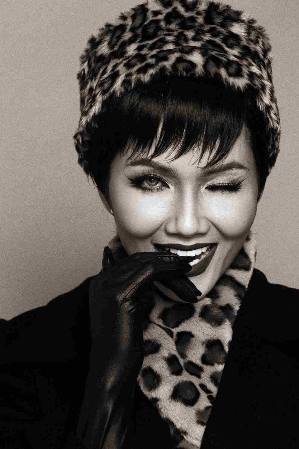 越南环球小姐冠军赫姮尼伊在“超越时间之美”称号10强榜单位居榜首。