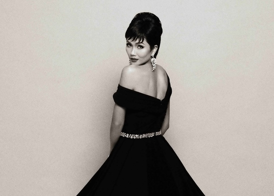 越南环球小姐冠军赫姮尼伊在“超越时间之美”称号10强榜单位居榜首。