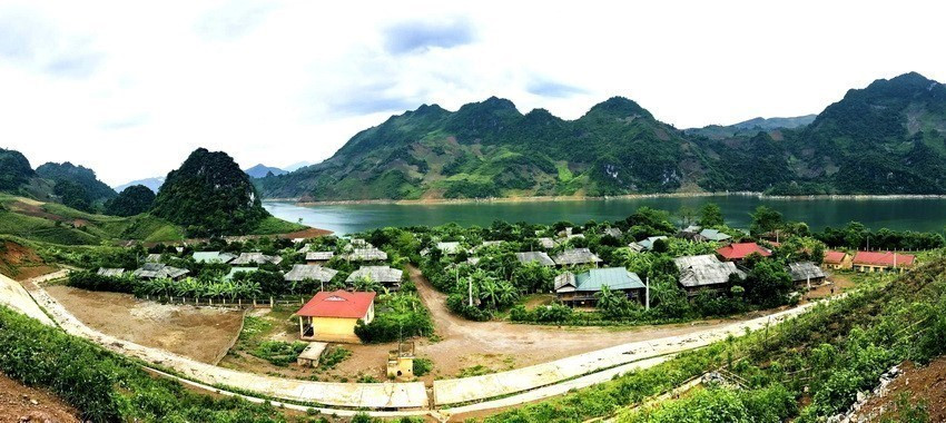 左寺县华索乡村瑶族同胞安置区。图自 越通社