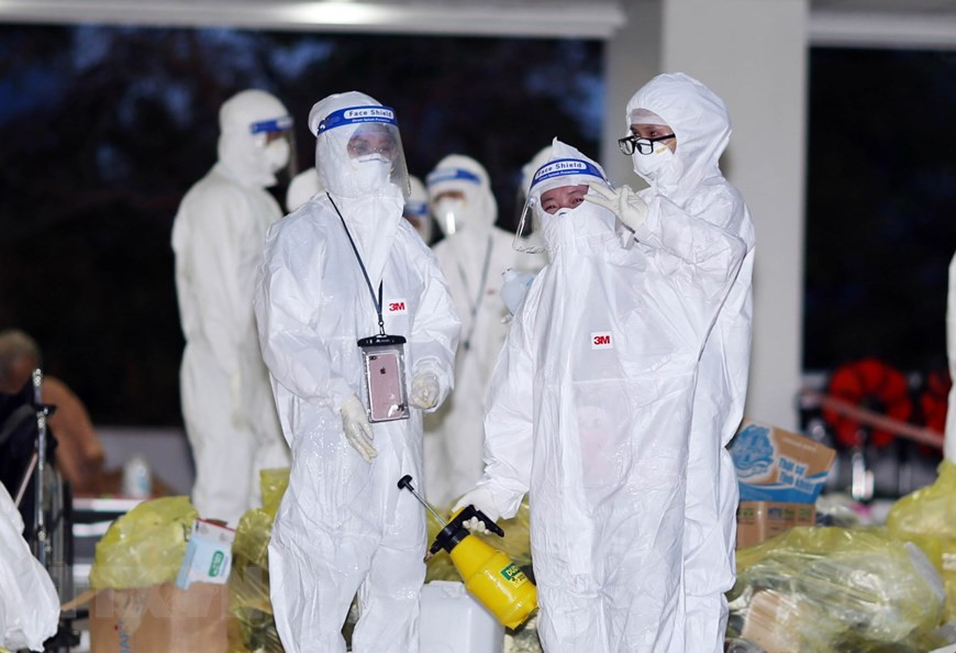 尽管疫情来势汹汹，但医护人员仍保持着积极乐观的心态。图自越通社