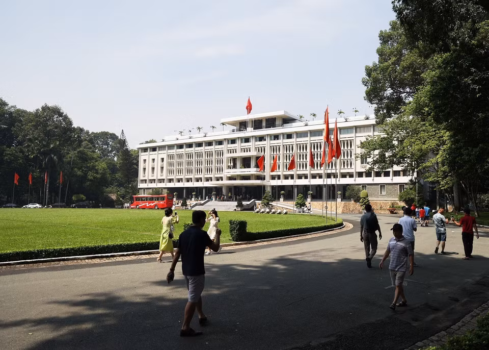游客参观统一宫。图自越通社