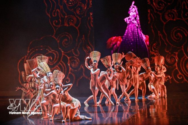 vnanet-06-ballet-do-khi-nghe-thuat-phuong-tay-giao-thoa-cung-bieu-tuong-van-hoa-viet-8670357.jpg