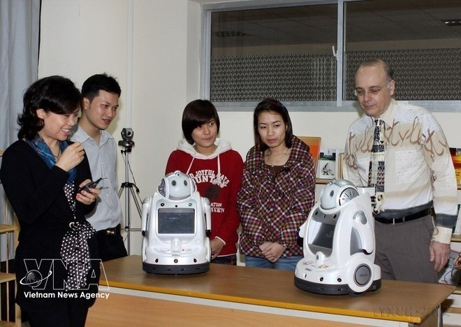 vietnam-robot-2.jpg