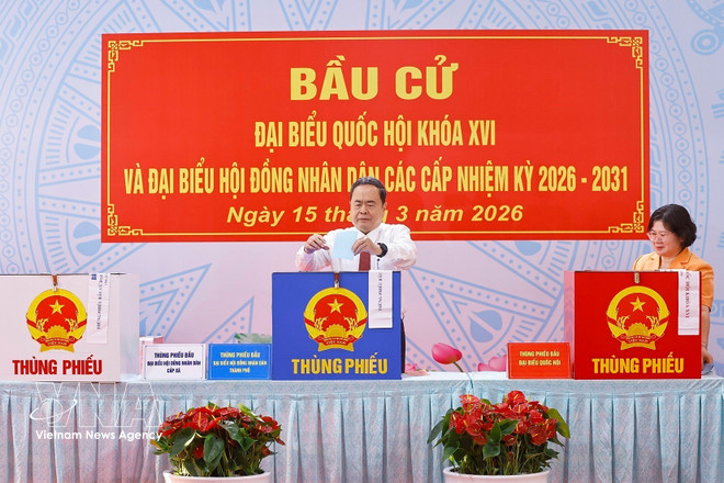 vnanet-chu-tich-quoc-hoi-bo-phieu-bau-cu-tai-tp-ho-chi-minh-8641262.jpg