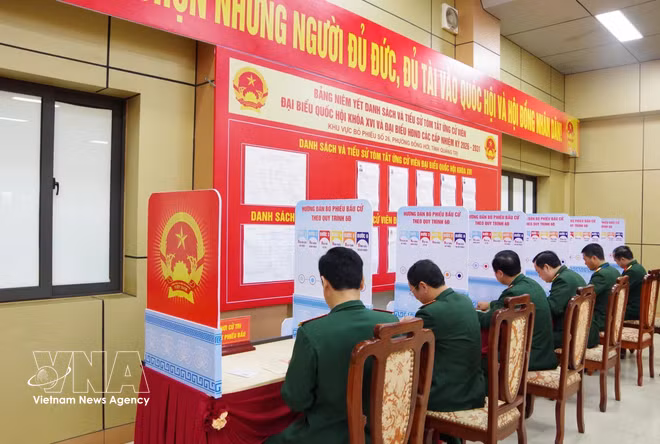 vnanet-luc-luong-vu-trang-quang-tri-tu-hao-thuc-hien-quyen-cu-tri-8643374.jpg