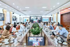 工作会谈全景。图自《国际报》