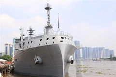 奥特亚罗瓦号补给舰（HMNZS Aotearoa） 抵达胡志明市龙屋—庆会国际港。图自越通社