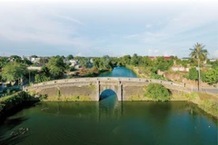 顺化市御河。图自huengaynay.vn