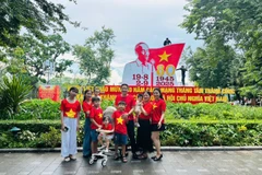2025年前8月河内接待游客约2158万人次。图自hanoimoi.vn