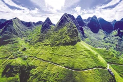 马皮凉岭（Mã Pí Lèng）属于同文岩石高原地质公园（宣光省）。图自《投资报》