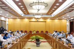 越共中央总书记、国家主席苏林在河内主持召开政治局会议。图自越通社