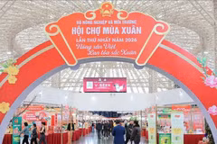 2026年春季博览会上农业与环境部展位吸引众多参观者。图自越通社