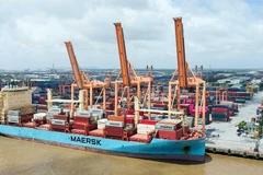 凭借今年前10月出口额实现16.2%的增速，2025年越南货物出口活动正逐步完成年度目标。图自《投资报》