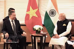 当地时间2024年9月23日中午，正在纽约出席第79届联合国大会一般性辩论的越共中央总书记、国家主席苏林会见了印度总理纳伦德拉·莫迪。图自越通社
