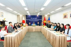 全球越南语与越南文化教学网络成立仪式暨《快乐学越南语》教材推介会。图自越通社