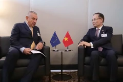 越南外交部代部长黎怀忠会见欧盟国际伙伴关系委员约瑟夫·西凯拉。图自越通社