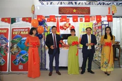 越南展位开幕仪式。图自越通社