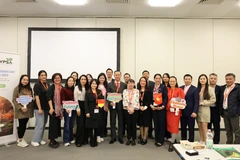 参会代表合影。图自越通社