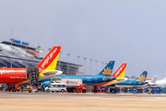 内排国际机场上的越南各家航空公司的飞机。图自Vietnam+