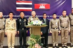 双方举行新闻发布会，公布会议结果。图自互联网