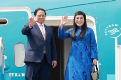 越南政府总理范明政偕夫人黎氏碧珍和越南高级代表团离开首都河内,前往巴西出席2025年金砖国家领导人扩大会议并开展双边活动。图自越通社