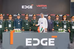 越南军队电信工业集团与阿联酋高科技与国防集团EDGE签署合作备忘录。图自《人民报》