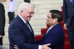 越南政府总理范明政在政府总部会见了正对越南进行国事访问的德国总统弗兰克-瓦尔特·施泰因迈尔（Frank-WalterSteinmeier）。图自越通社