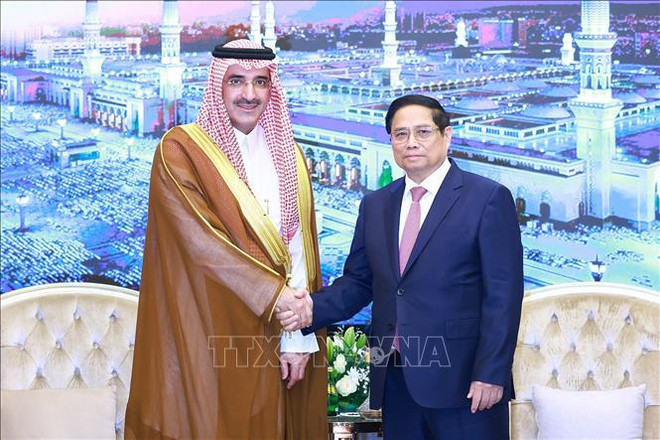 范明政总理会见沙特阿拉伯发展基金会首席执行官苏尔坦·阿尔马尔沙德。图自越通社 hình_ảnh (8).jpg