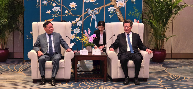 阮文峰会见广东省委常委、广州市委书记郭永航。图自越通社 anh-3.png