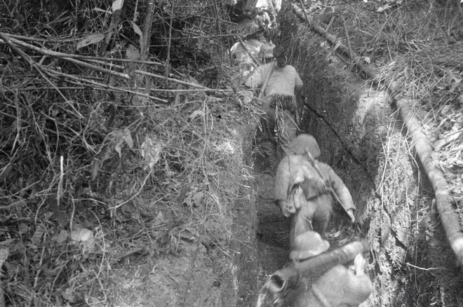 1954年3月13日战役开始,当天越南人民军摧毁了欣蓝据点。图自越通社 vna_potal_70_nam_chien_thang_dien_bien_phu_chien_dich_him_lam_danh_sap_“coi_xay_thit”_cua_tap_doan_cu_diem_“bat_kha_xam_pham”_7268671.jpg