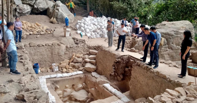 ,越南考古学研究院和太原省博物馆已发现距今约6万年至12万年前的许多文物。图自人民报 nguom-1-7238.jpg.webp