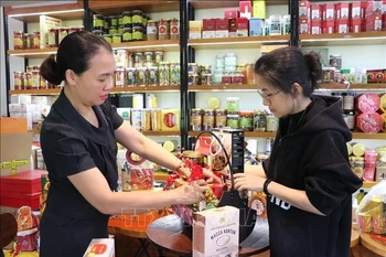 OCOP产品占据年货礼品市场主导地位。图自越通社