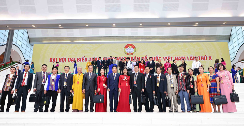 代表们出席越南祖国阵线第十届全国代表大会开幕式。图自越通社
