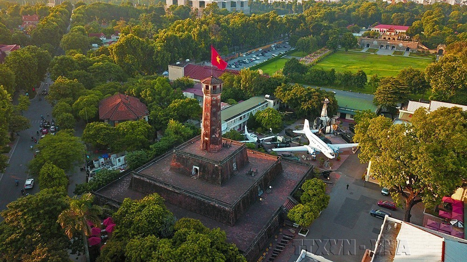 河内旗台位于巴亭郡奠边府街越南军事历史博物馆（原军队博物馆）内。图自越通社