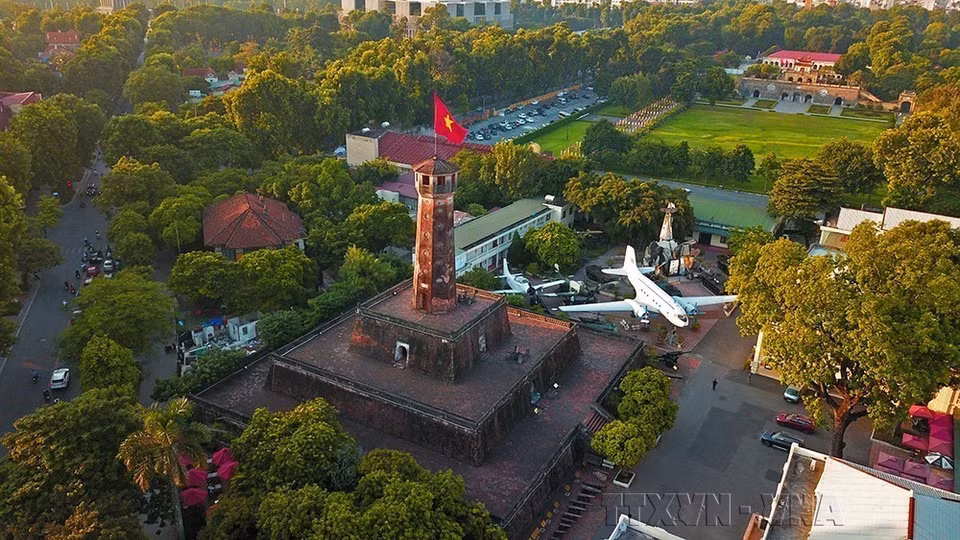 河内旗台位于巴亭郡奠边府街越南军事历史博物馆（原军队博物馆）内。图自越通社