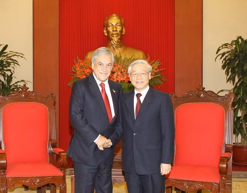 越共中央总书记阮富仲会见对越南进行正式访问的智利总统塞瓦斯蒂安·皮涅拉·埃切尼克（2012年）。图自越通社