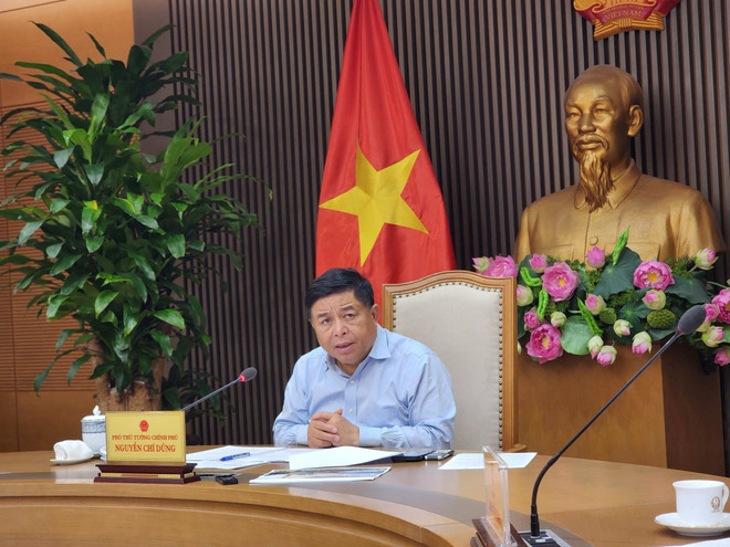 越南政府副总理阮志勇主持召开会议。图自越通社 vna-potal-pho-thu-tuong-nguyen-chi-dung-hop-ra-soat-tinh-hinh-trien-khai-cac-du-an-phuc-vu-hoi-nghi-apec-2027-8223831.jpg