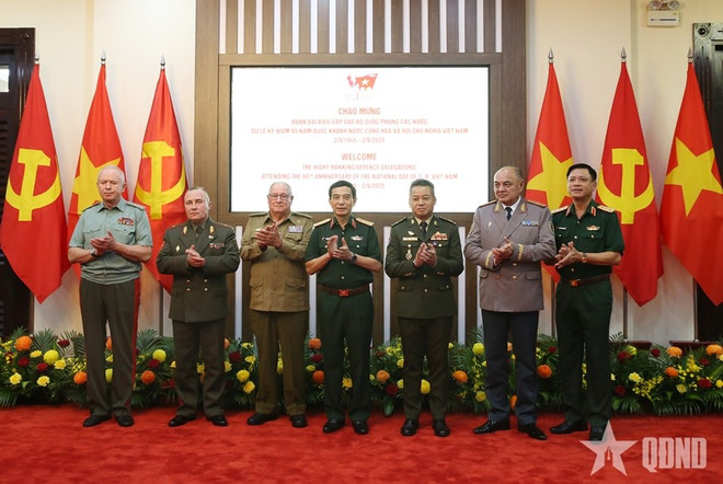 各位代表合影。图自人民军报 dt-7.jpg