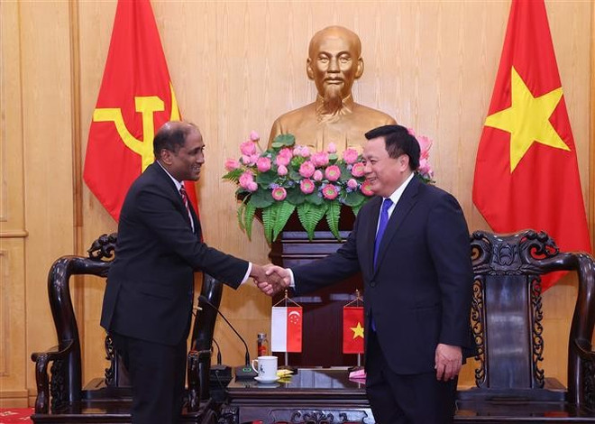 vna-potal-dong-chi-nguyen-xuan-thang-tiep-dai-su-singapore-tai-viet-nam-7865749.jpg