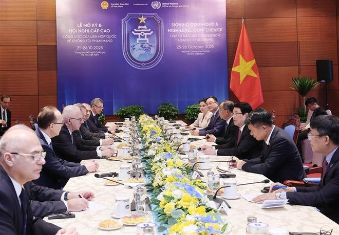双方会见现场。图自越通社 vna-potal-chu-tich-nuoc-luong-cuong-tiep-tong-cong-to-nga-8362006.jpg