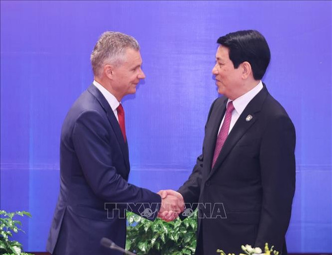 越南国家主席梁强会见澳大利亚贸易与外交助理部长蒂斯特尔思韦特。图自越通社 1761382957101.jpg