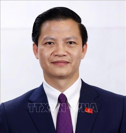 王国俊,新设北宁省委副书记(2020-2025年任期)任新设北宁省人民委员会主席(2021-2026年任期)。图自越通社 cdnmediabaotintucvn-upload-rgkvwnpj74z1ecpzq6lta-files-2025-06-tuan5-chu-tich3-25625.jpg