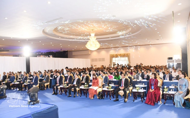 vnanet-vna-potal-viet-nam-lao-tang-cuong-hop-tac-dau-tu-thuc-day-ket-noi-hanh-lang-kinh-te-dong-tay-8681603.jpg