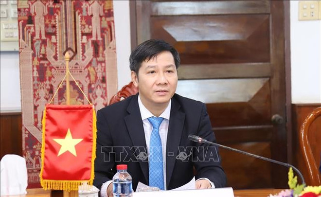 越共中央委员、中央组织部副部长阮诚心在会谈上发言。图自越通社 viet-lao-2.jpg